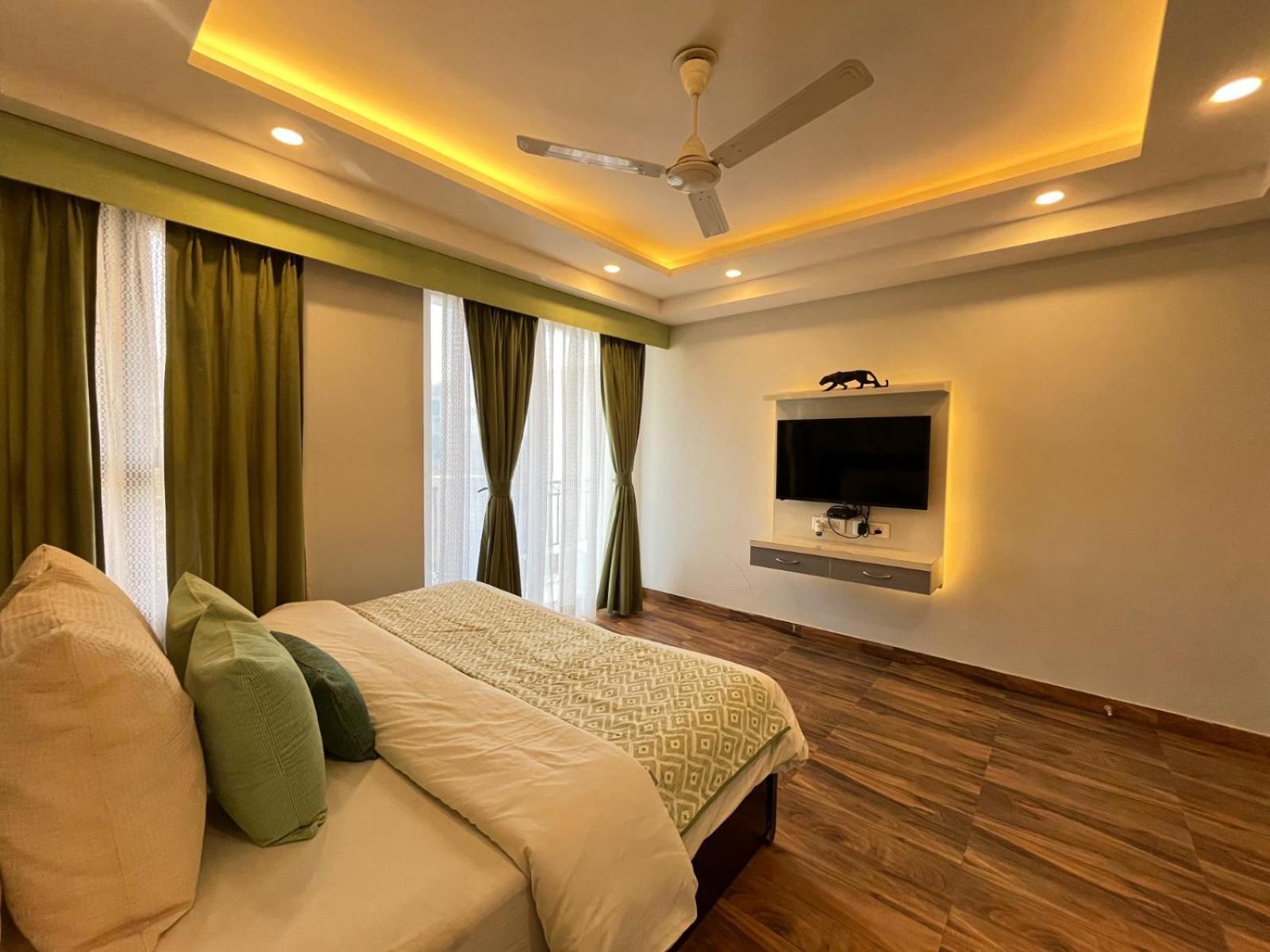 Bedchambers Medicity Serviced Apartments In Gurgaon Eksteriør billede
